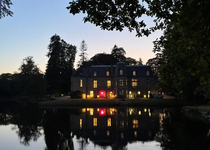 Chateau De La Cour De Coulonces * Saint-Martin-de-Tallevende